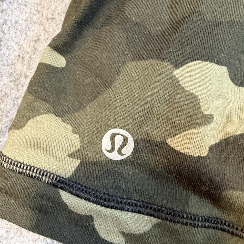 Lululemon Shirt Womens 6 Green Camo Long Sleeve Crew Neck Running Top LW3FAQS - Picture 6 of 8